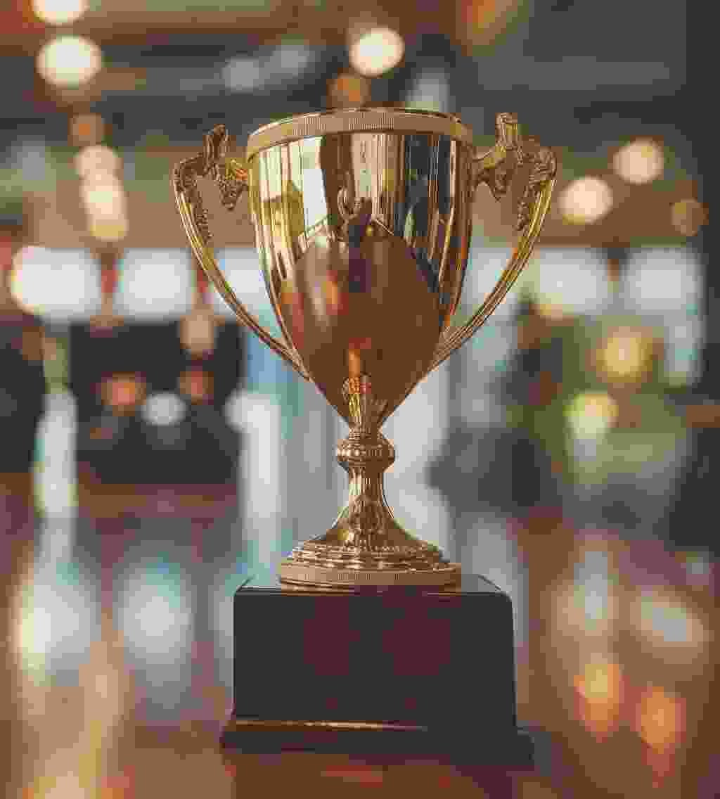 award-left-img
